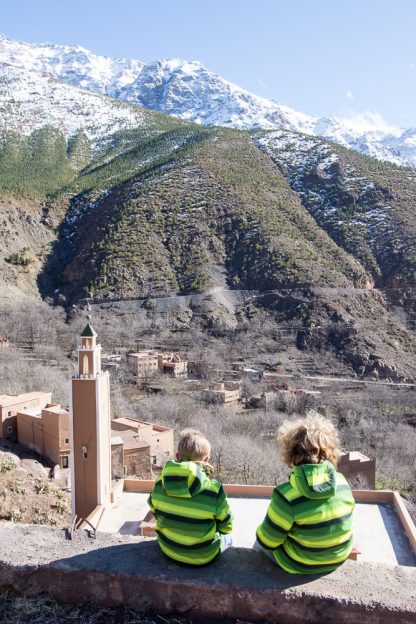 Maroko s dětmi - kluci v pohoří Atlas