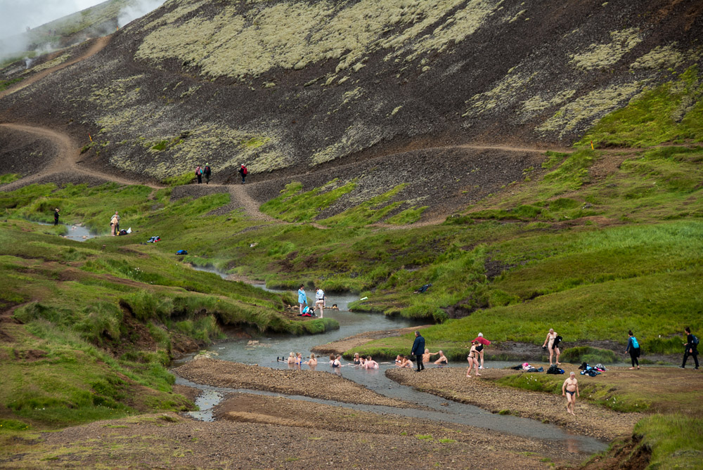Horké prameny na Islandu údolí Reykjadalur