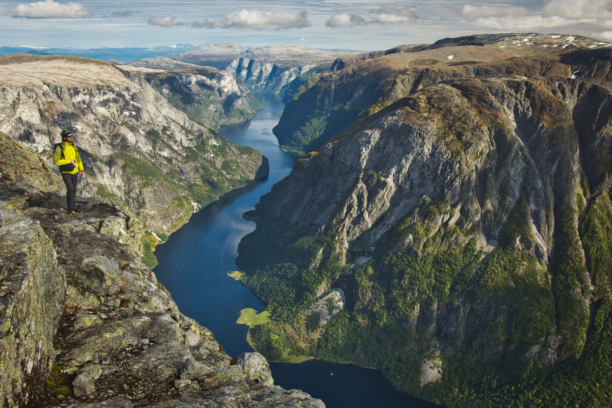 Hiking Bakkanosi: The best view over the Nærøyfjord