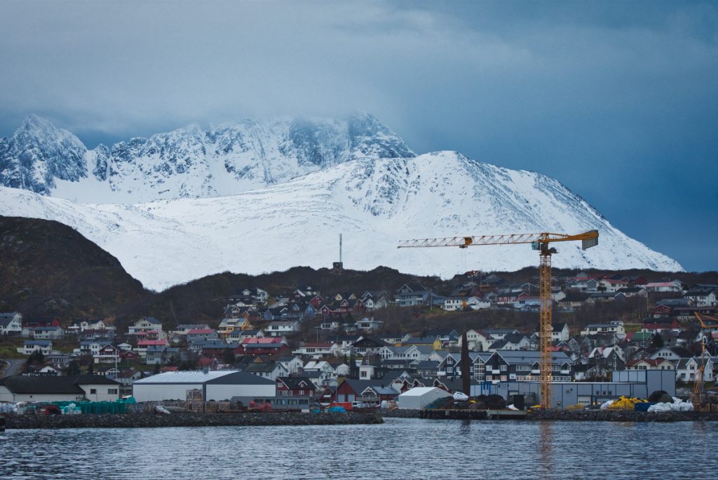 Ostrov Skjervøy na severu Norska, kam se jezdí za pozorováním velryb