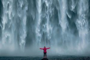 Island v zimě Skogafoss vodopád